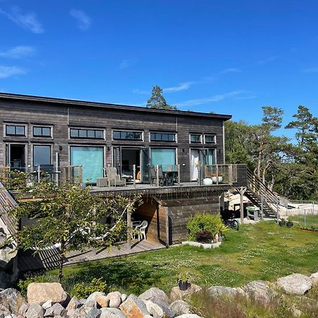 Ny Laegenhet Pa Markplan Med Havsutsikt Stromstad Exterior photo