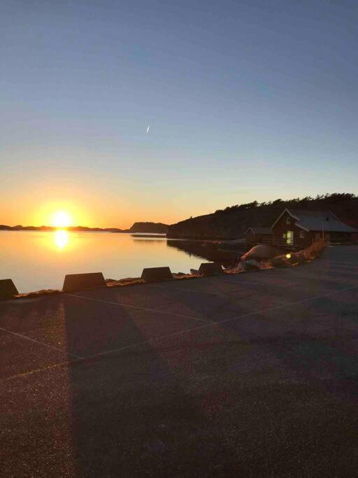 Ny Laegenhet Pa Markplan Med Havsutsikt Stromstad Exterior photo